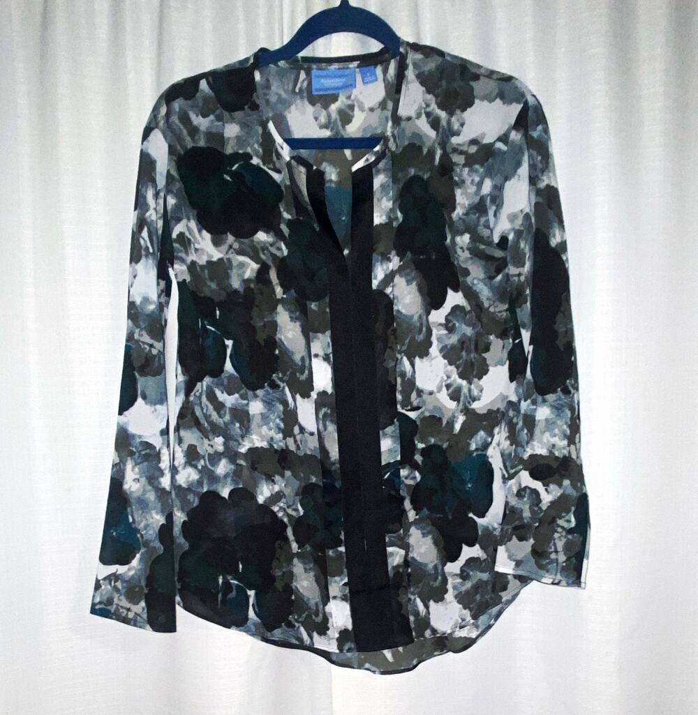 Simply Vera Vera Wang Women's S Gray/Black Floral V-Neck Blouse